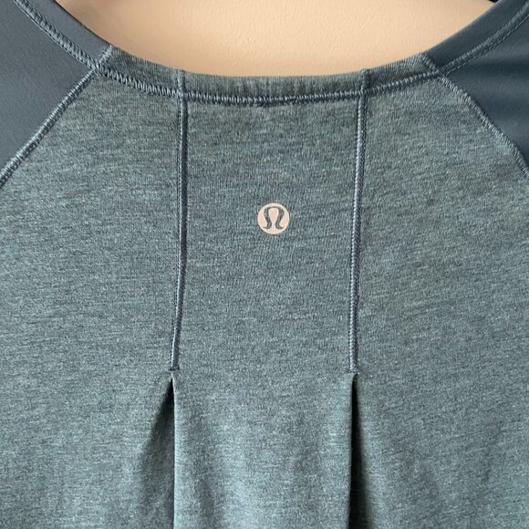 LULULEMON Clip-In Long Sleeve 1/2 Zip Top Indoor Cycling Teal Blue Medium - Picture 5 of 6